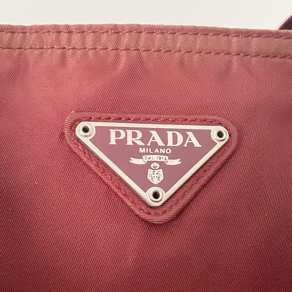 ❤️SOLD❤️Prada burgundy red Tessuto nylon triangle logo shoulder tote bag - Picture 3 of 11